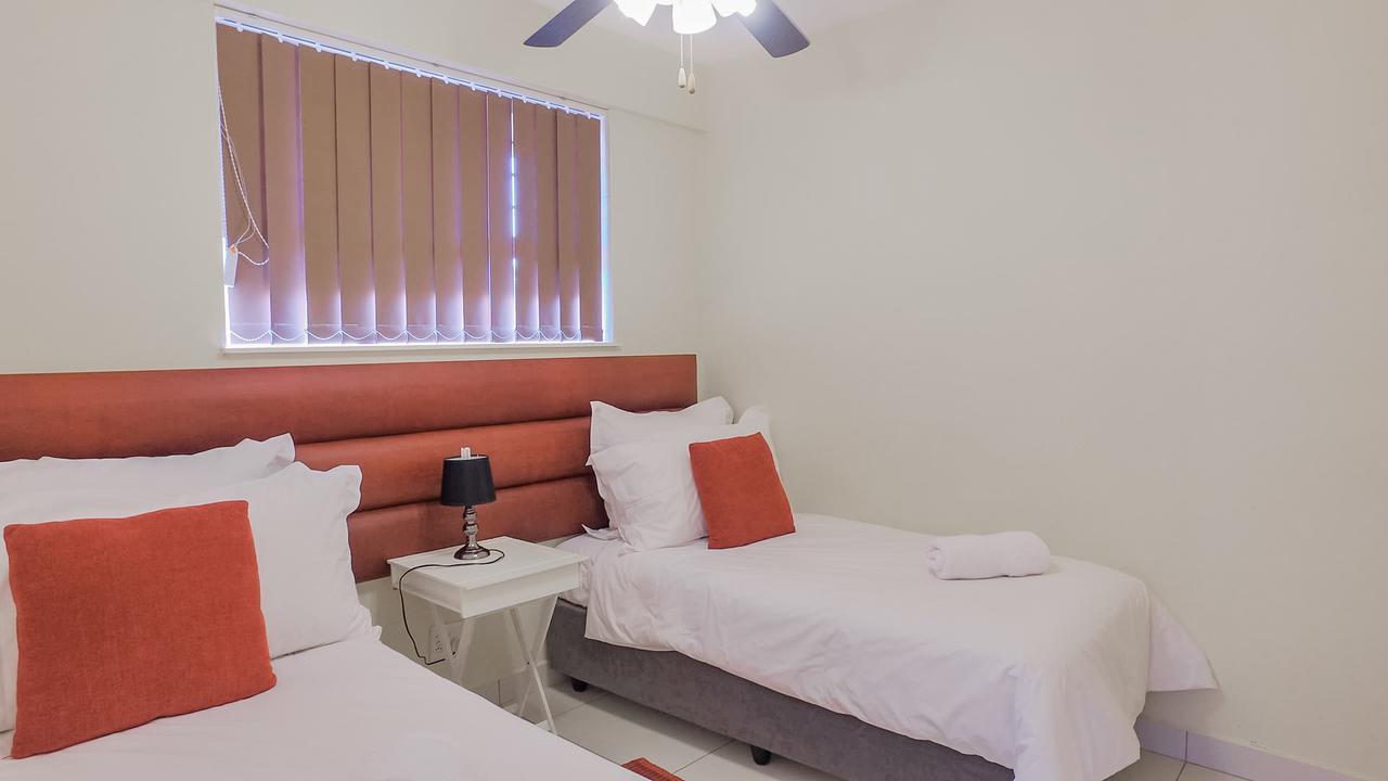South Coast Beachfront Holiday Apartments Amanzimtoti Exterior photo